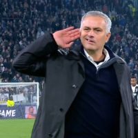 Mourinho orecchio